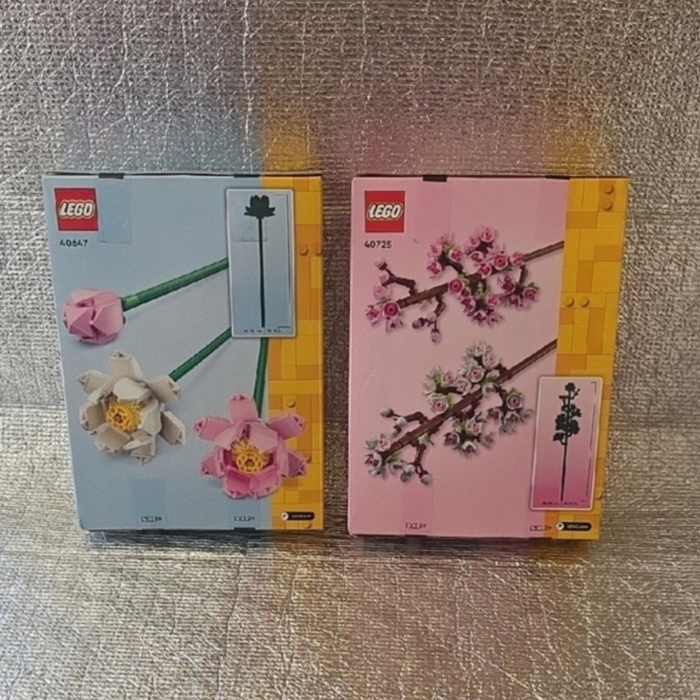 LEGO Pink, White & Green Floral Display Sets - Picture 2 of 2